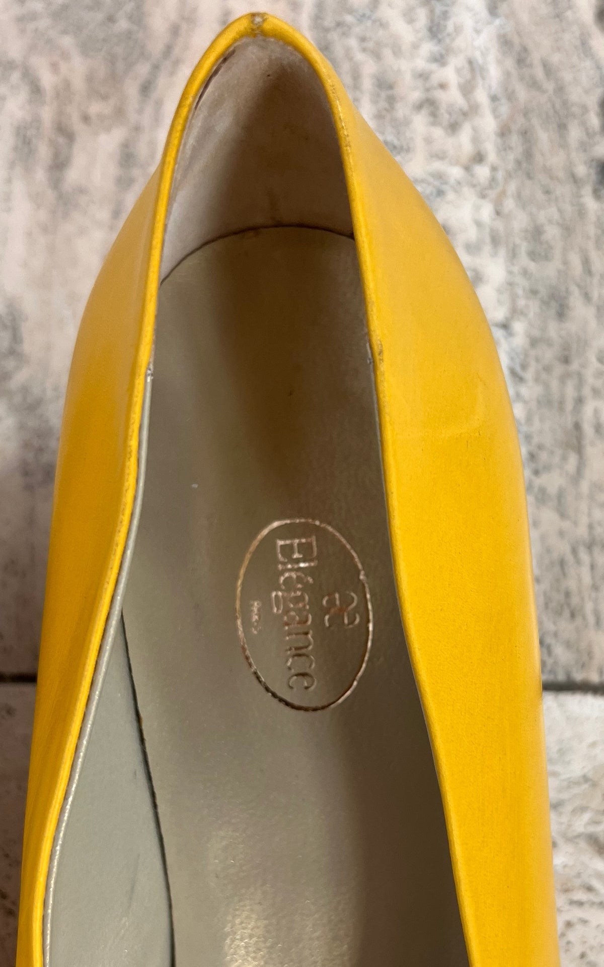 Vintage Elegance Paris Pumps 40