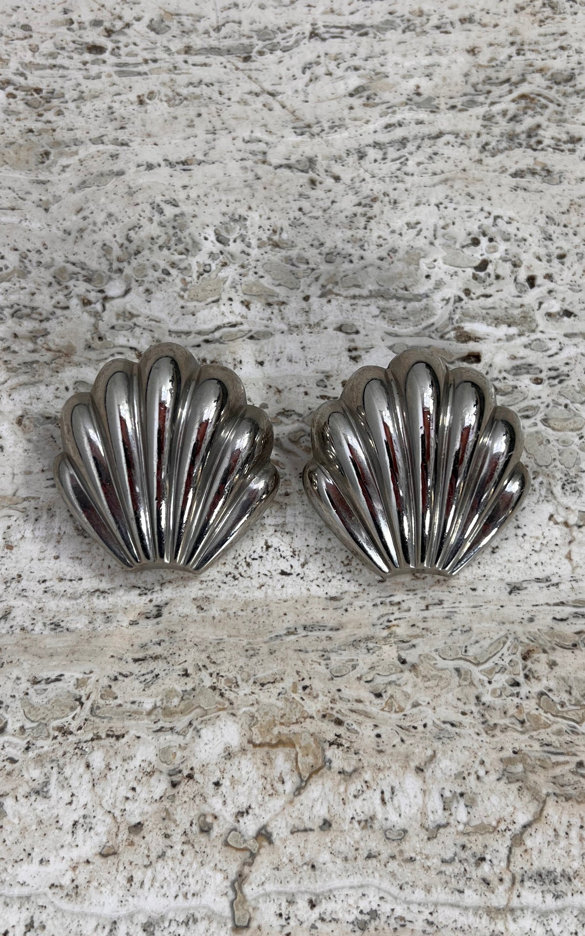 Vintage Shell 90s Clip Ons