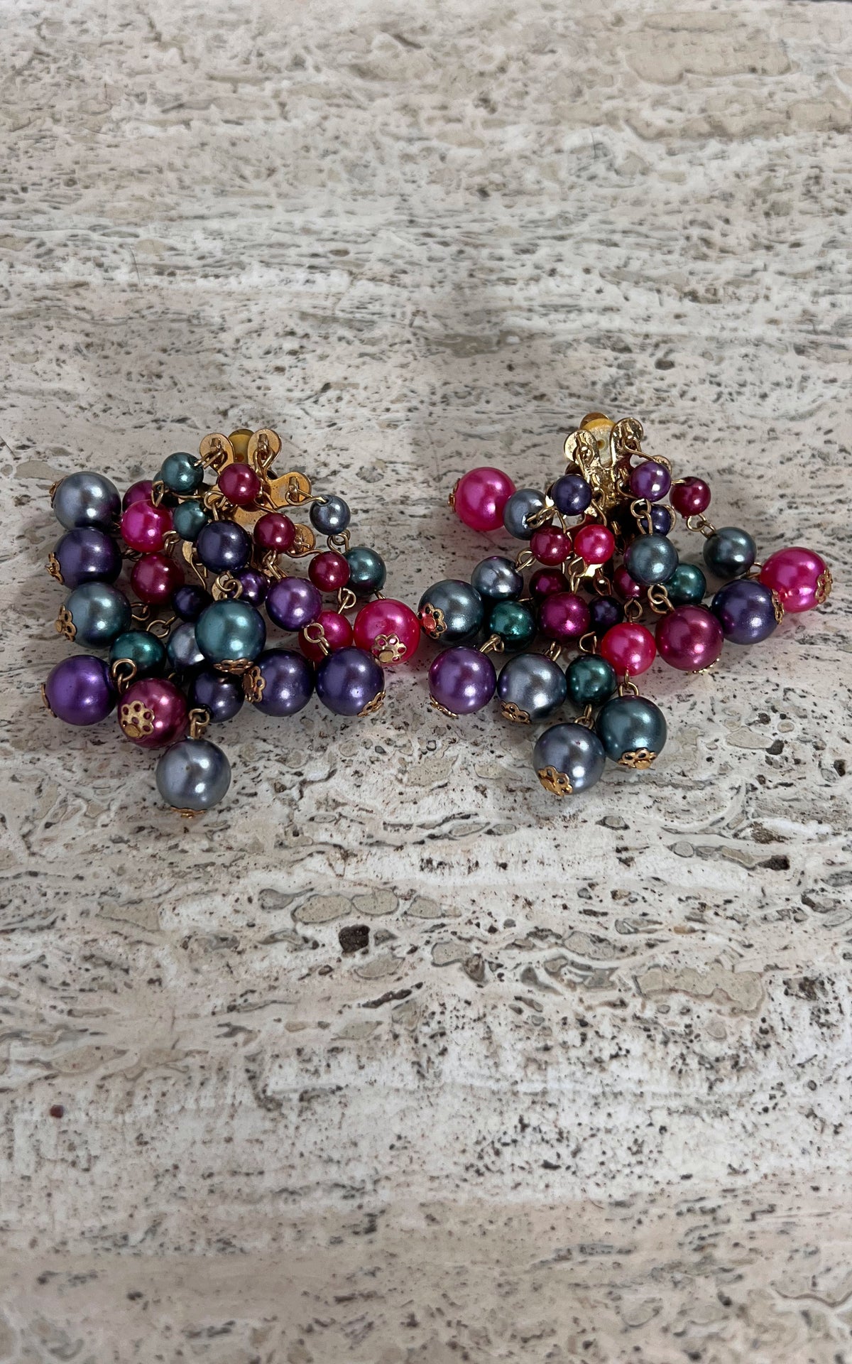 Vintage 90s Pearls Clip Ons