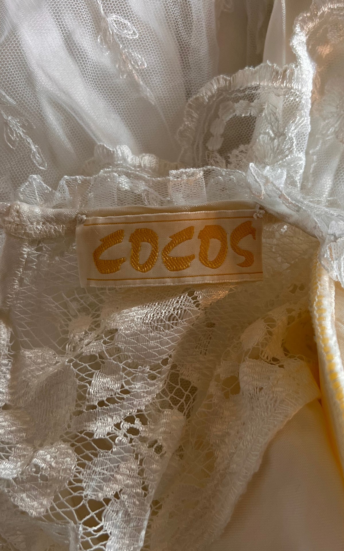 Vintage 80s Cocos Lace Set