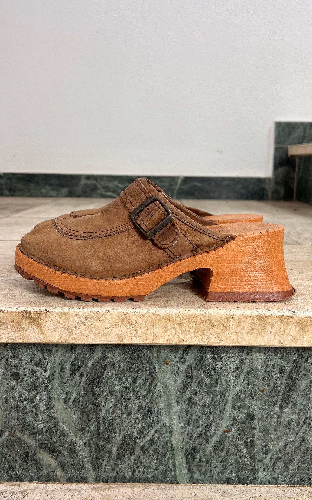 Vintage 70s Clogs 38