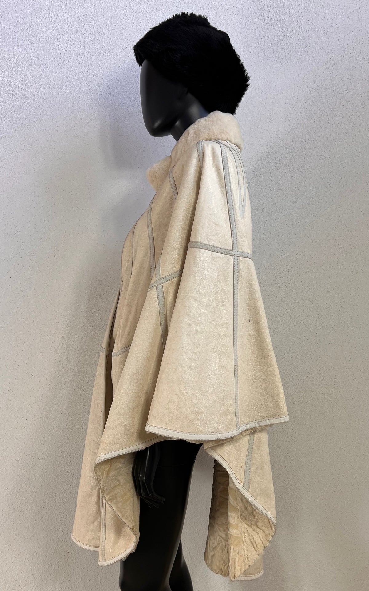 Vintage 70s Ivory Shearling Cape with Geometric Leather Trim