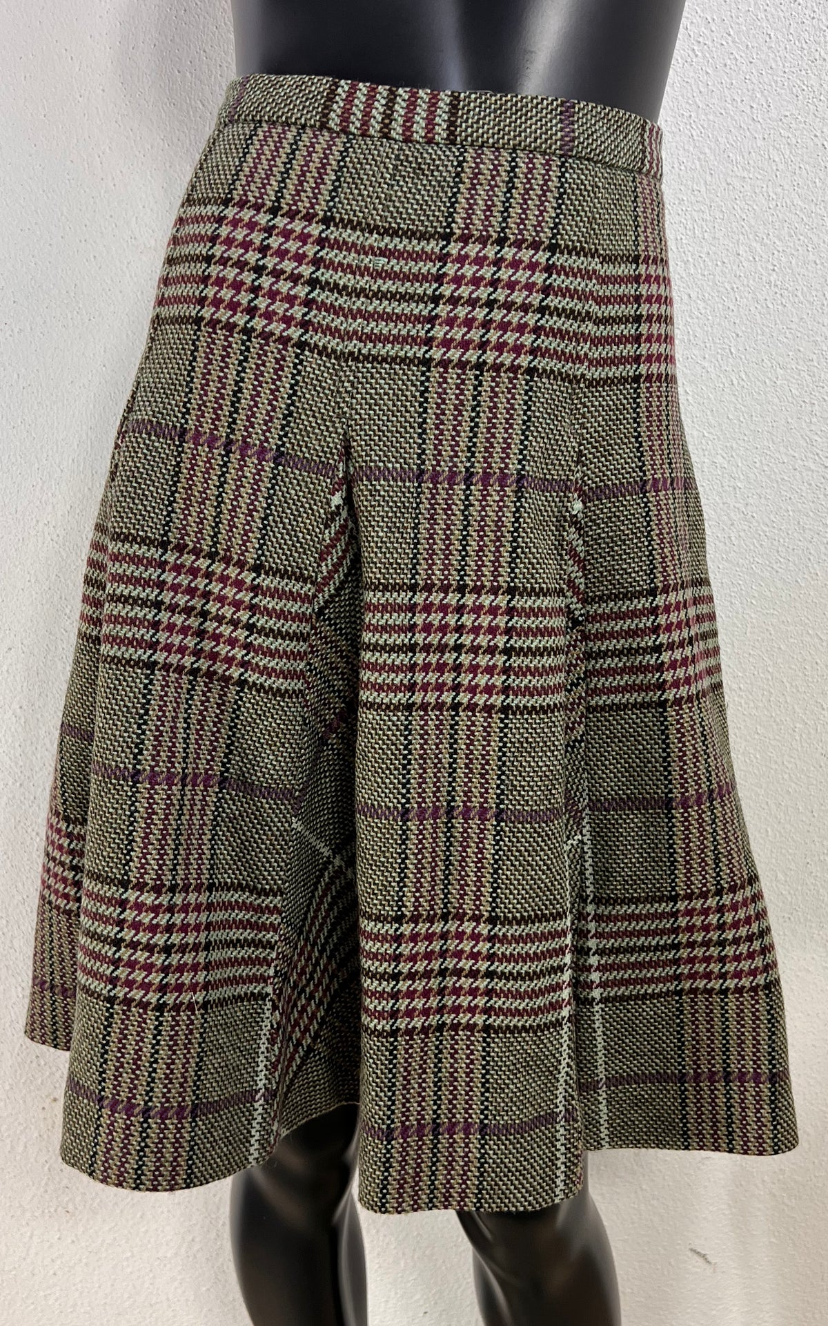 Burberry London Pure Wool Check Skirt – Made in Italy