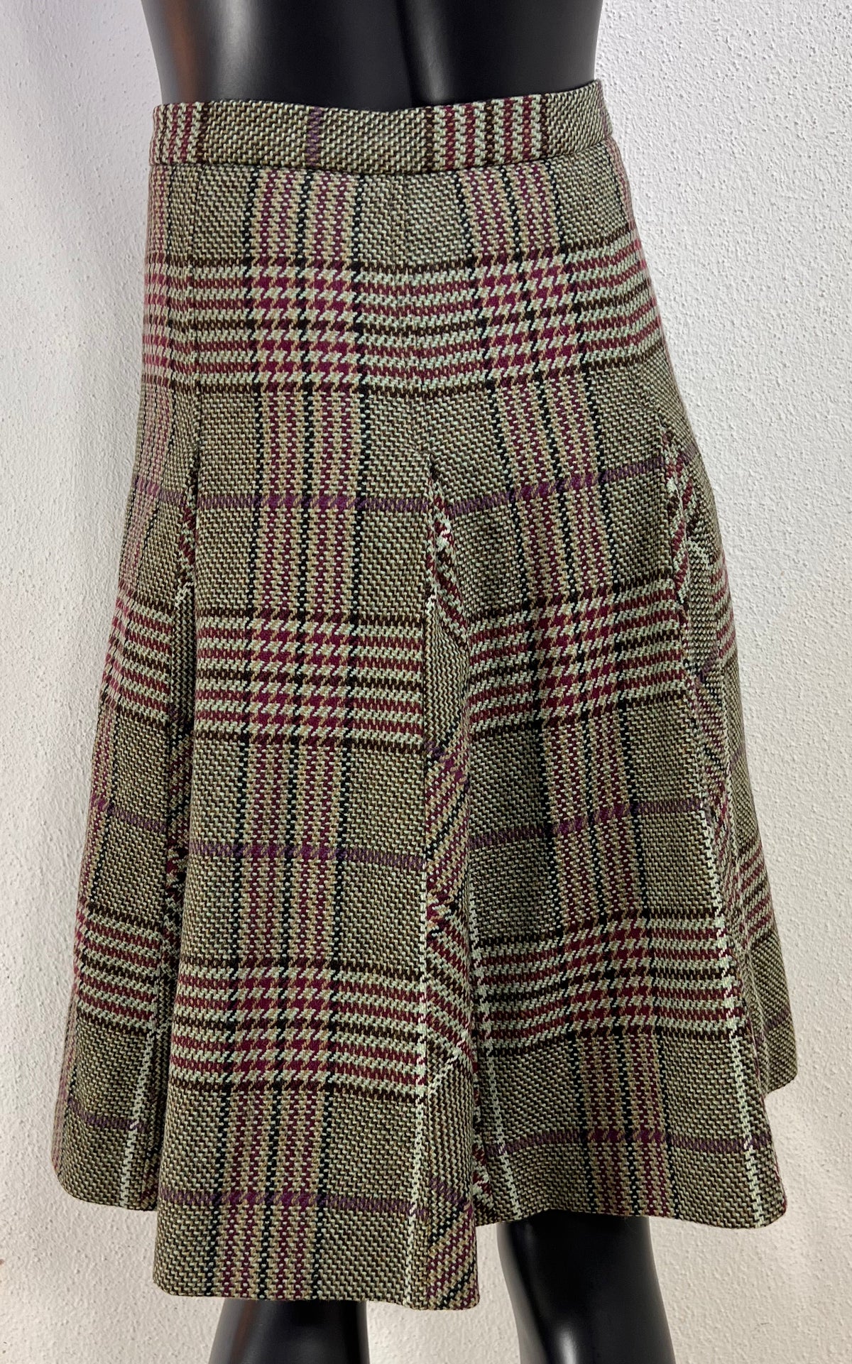 Burberry London Pure Wool Check Skirt – Made in Italy