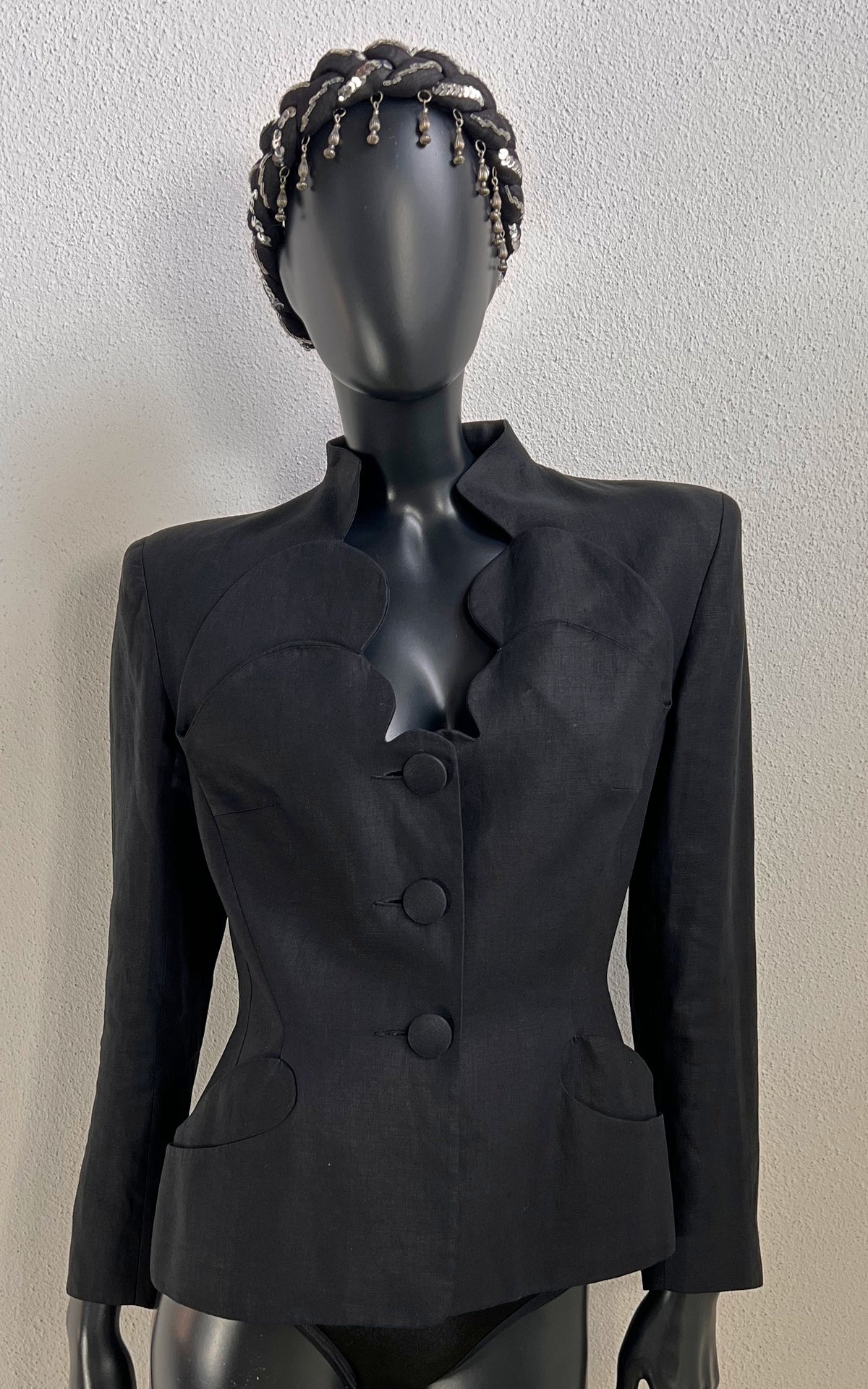 Vintage Emmanuelle Khanh Scallop Linnen Blazer