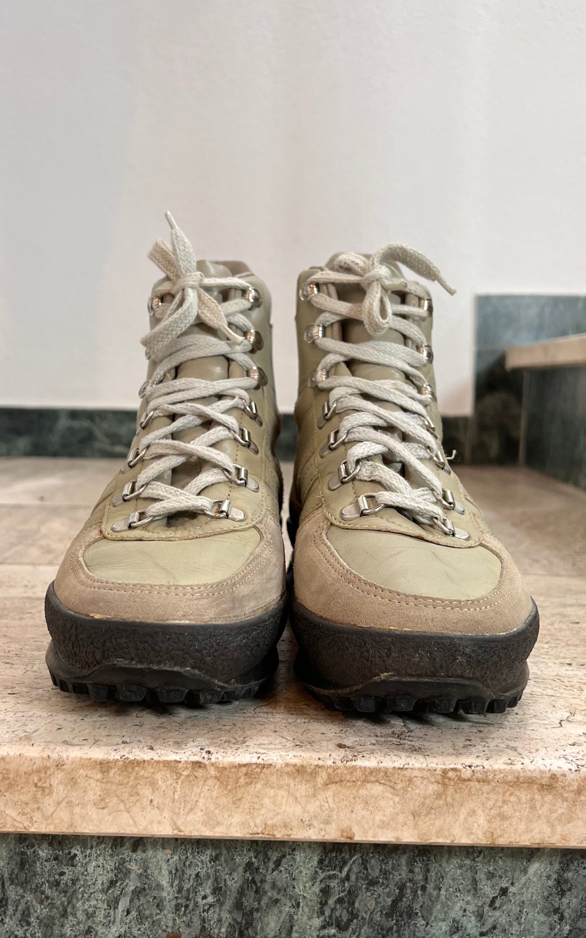 Vintage 80s Adidas Alaska Trekking Boots 40