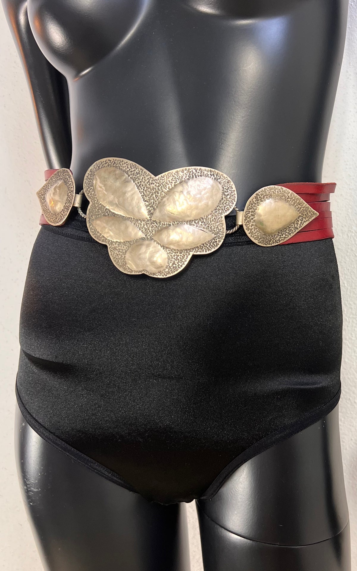Vintage 70s Red Leather Hammered Metal Belt