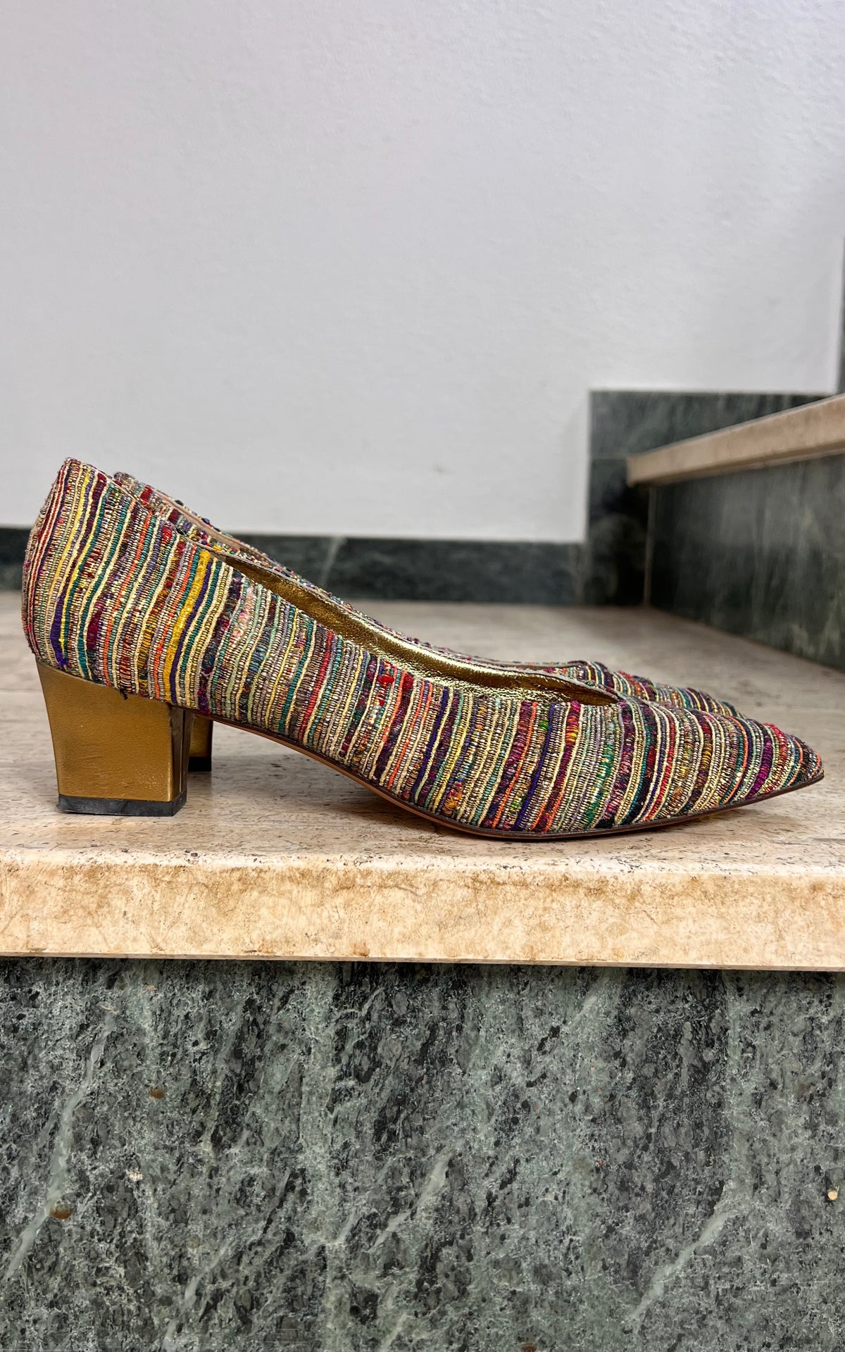 Vintage Gold Woven Bruno Magli Pumps 38,5