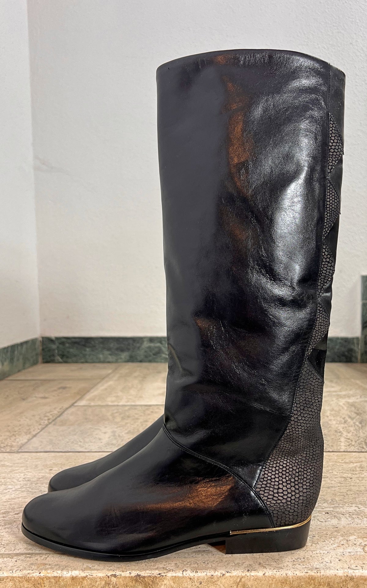 Vintage Black Leather Knee-High Boots with Textured Panel Detail 39