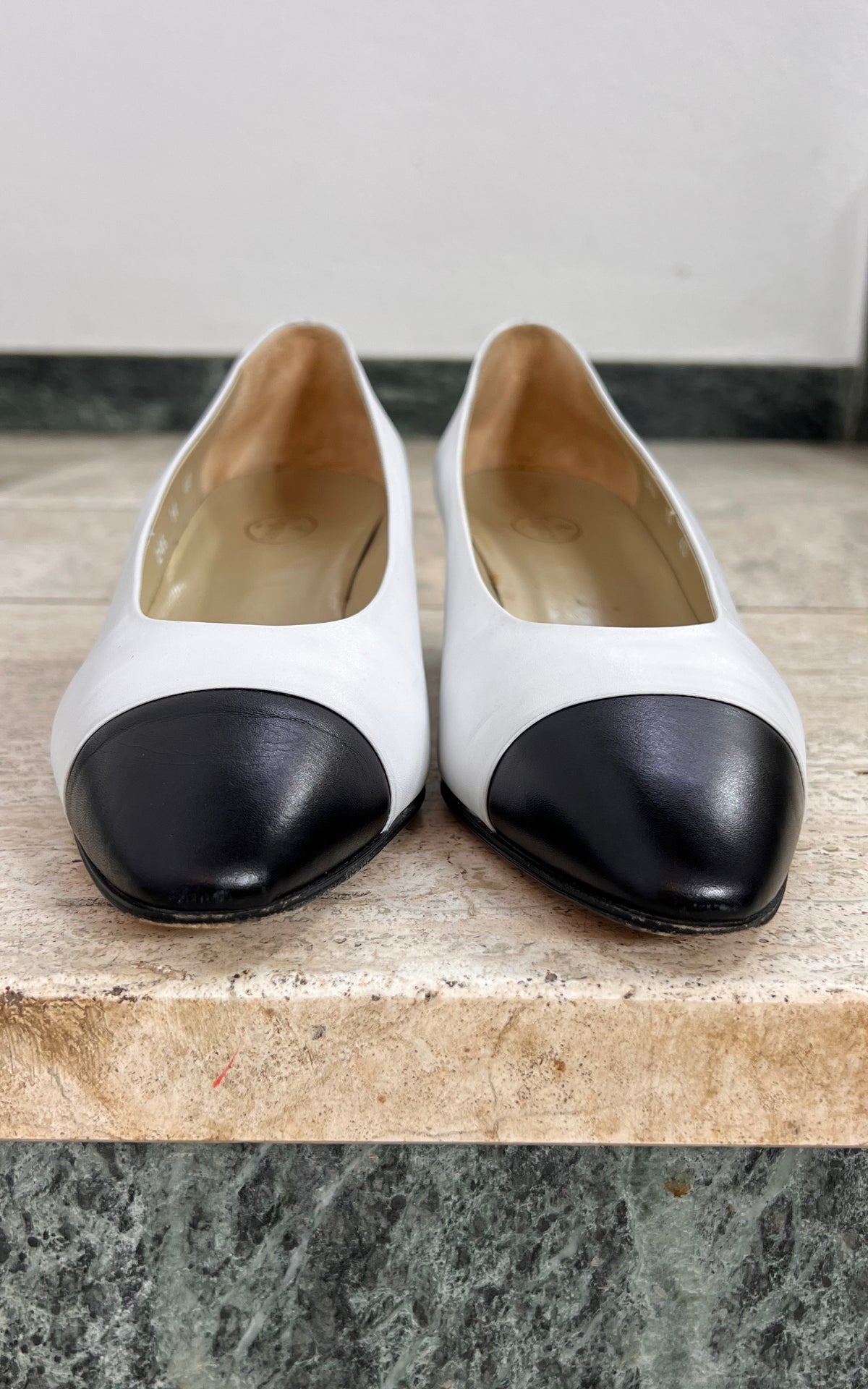 Vintage Elegance Paris Pumps 40