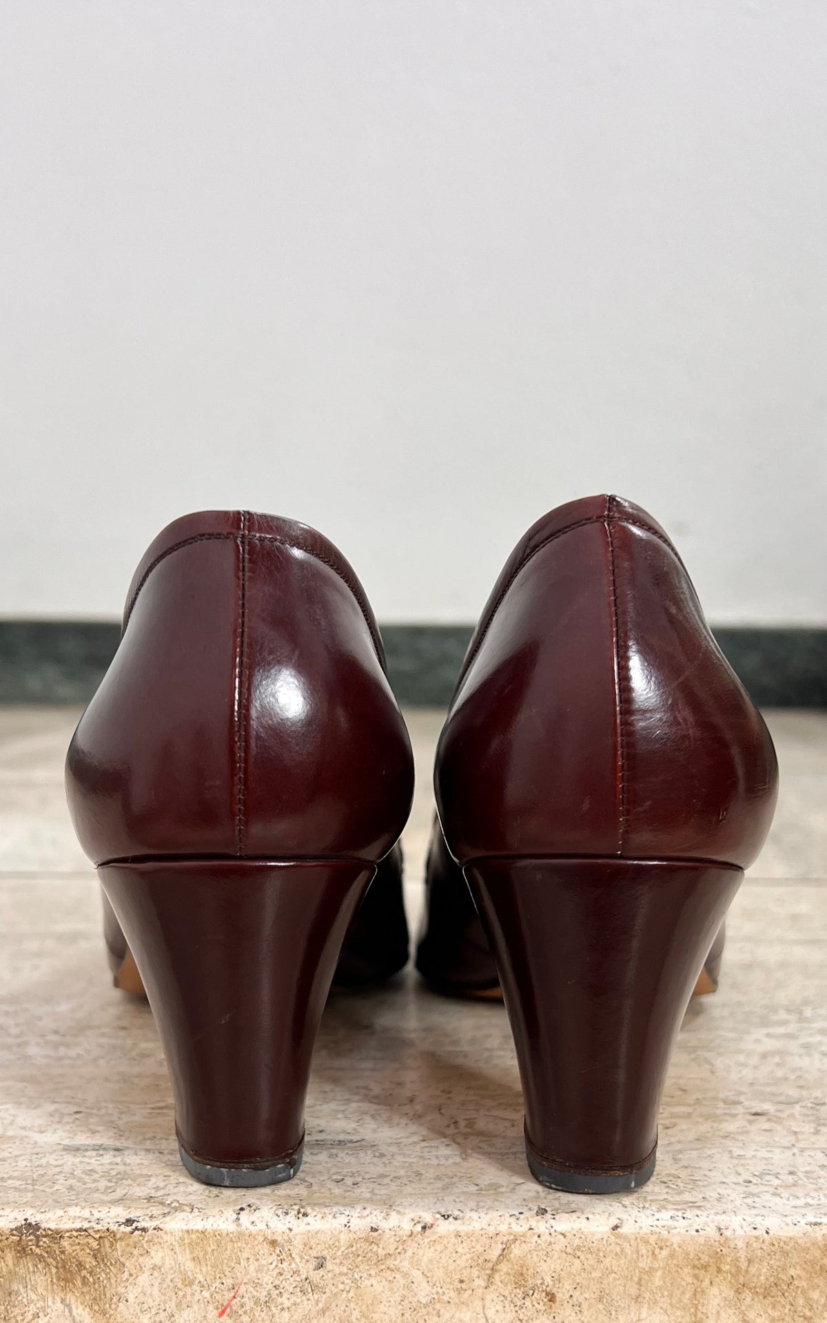 Vintage 70s Handmade Riccioni Burgundy Pumps 39