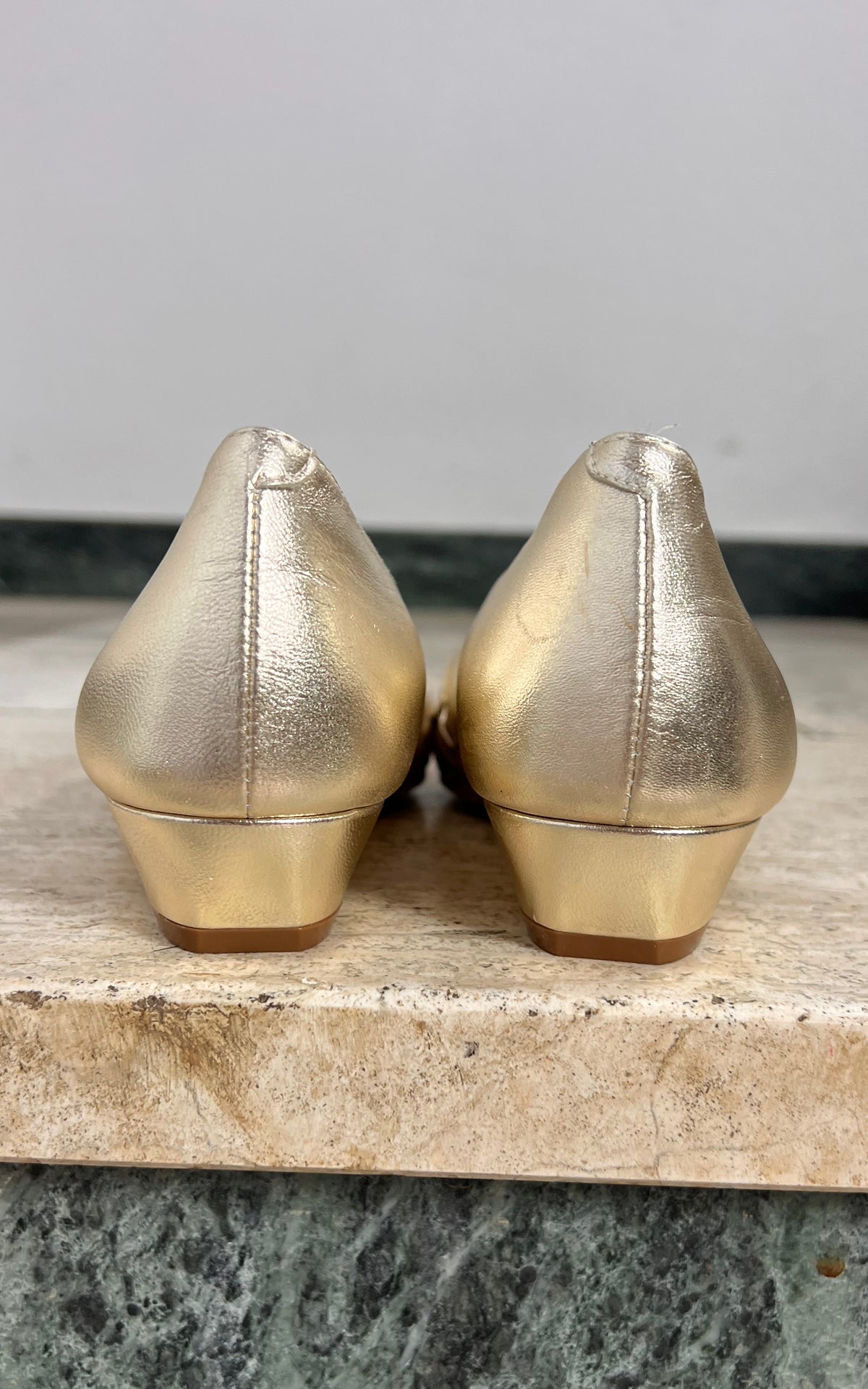 Vintage Gold Woven Leather Pumps 38