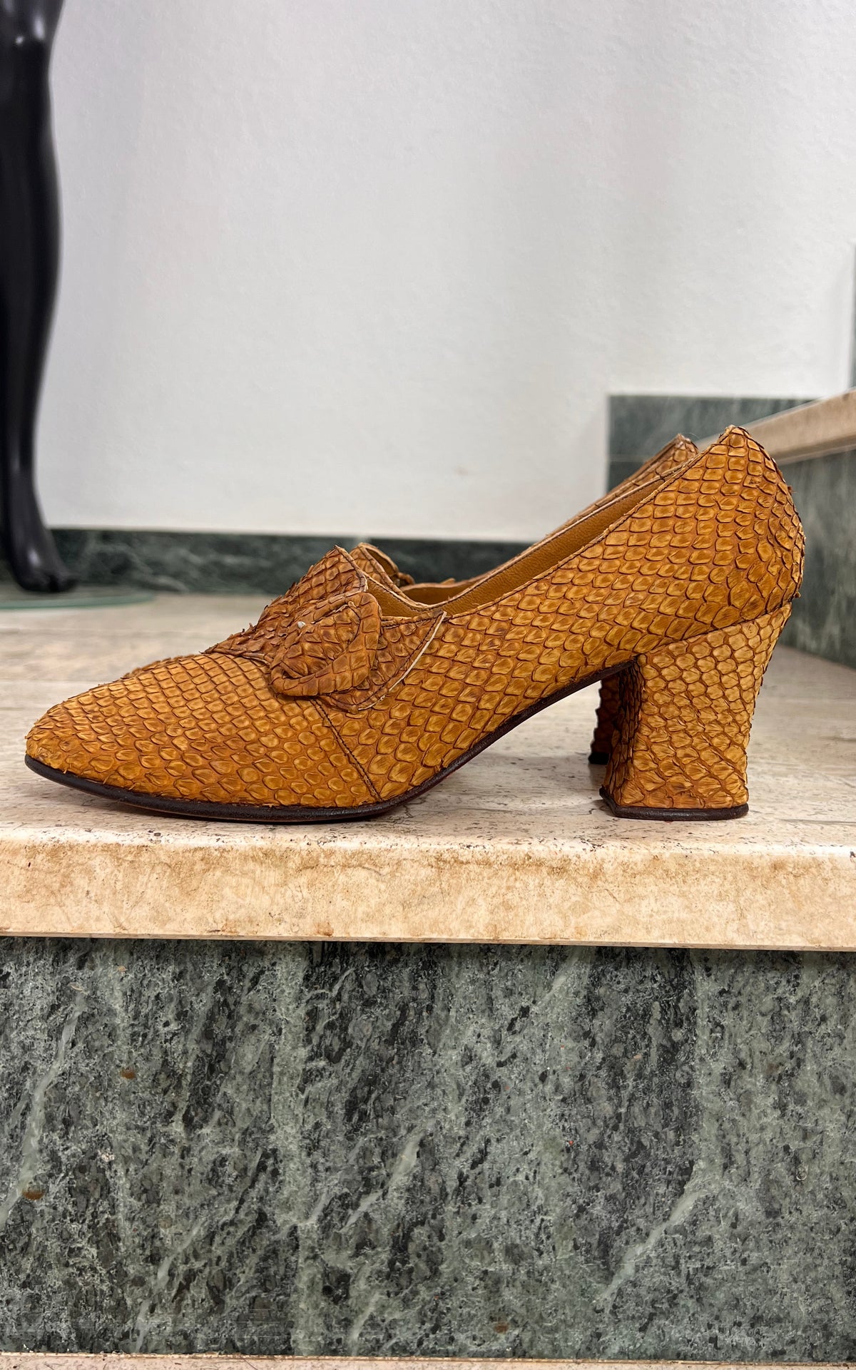 1960s Gelabert Snakeskin Pumps 38
