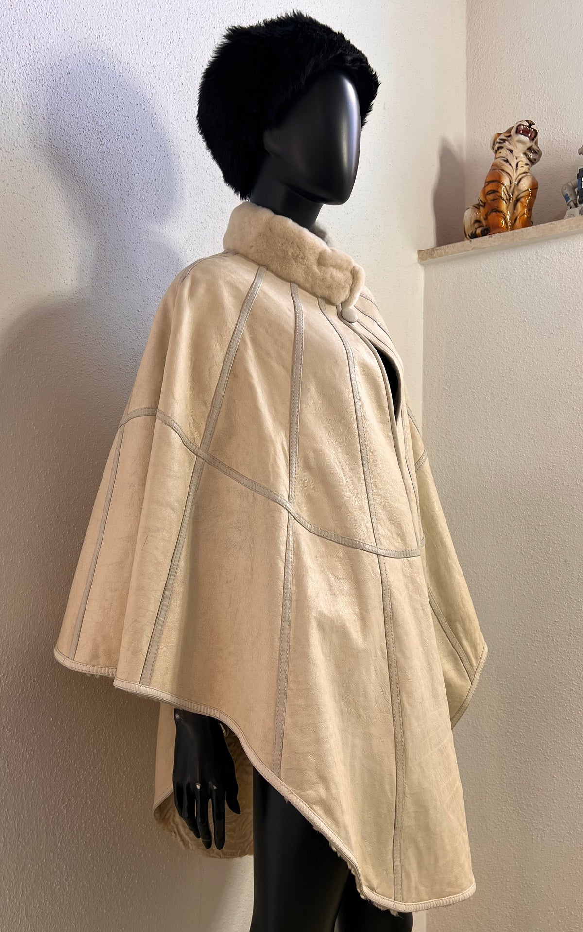 Vintage 70s Ivory Shearling Cape with Geometric Leather Trim